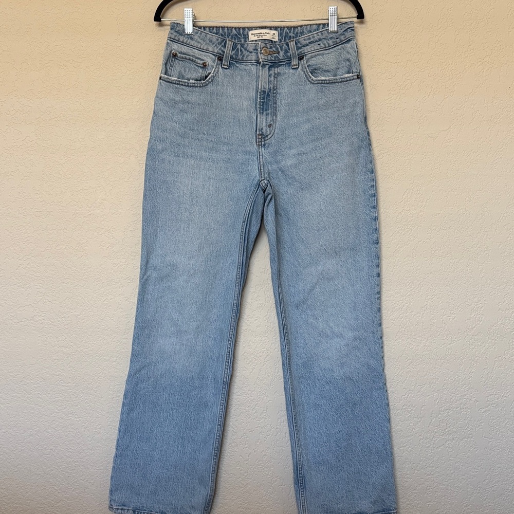 Abercrombie & Fitch Curve Love 90s Relaxed High Rise Jeans
